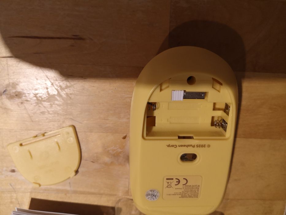 Myszka nowa bezprzewodowa żółta, ładny design, sensor USB