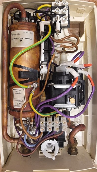 Проточний німецький водонагрівач Stiebel Eltron DHA 4/8