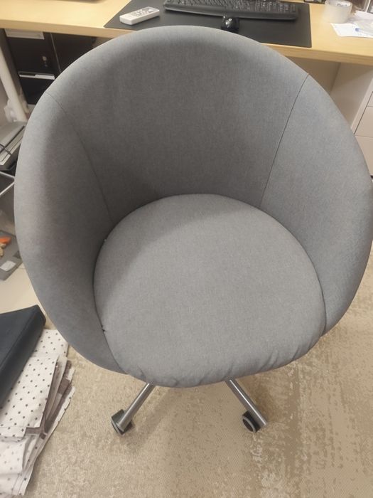 Cadeira em ótimas condições.