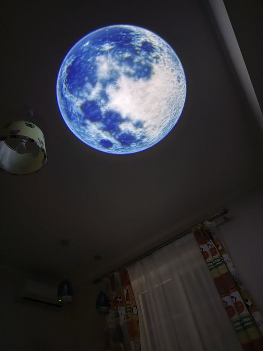 Продам космічний проектор