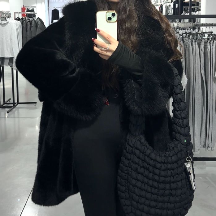 Шуба з екохутра чорна
