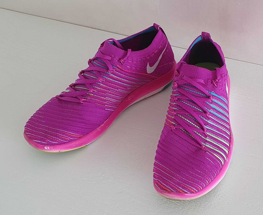 жіночі кросівки Nike