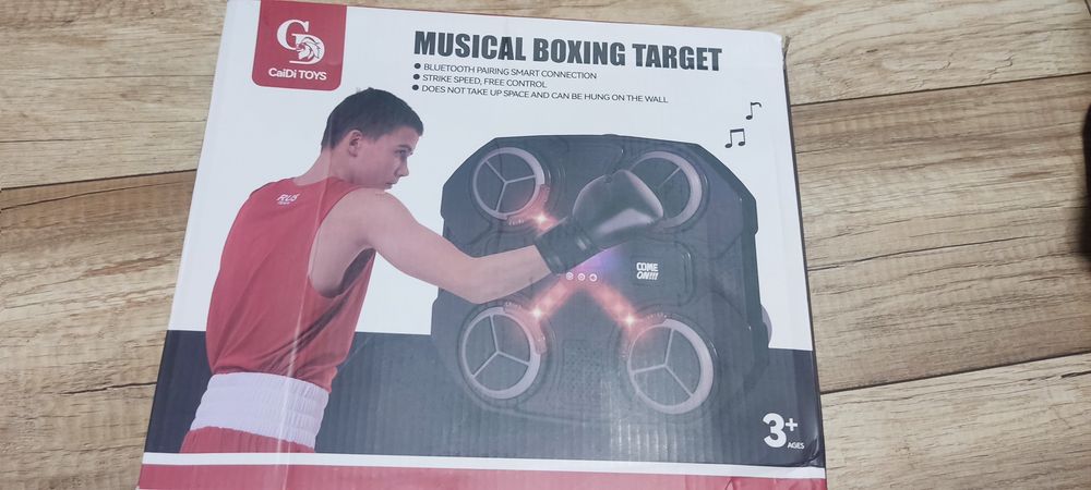 Nowa tarcza bokserska LED , USB z rękawicami Bluetooth