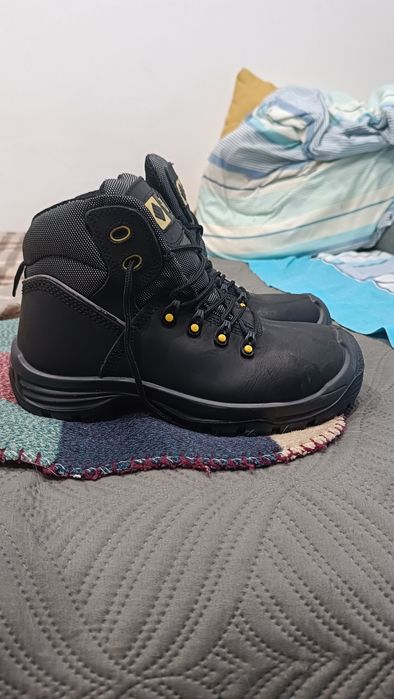 Botas biqueira de aço novas