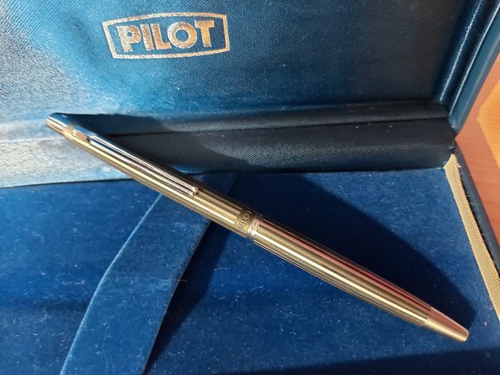 Caneta PILOT - Rara