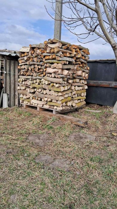 Дрова сухі в камін,на піддоні