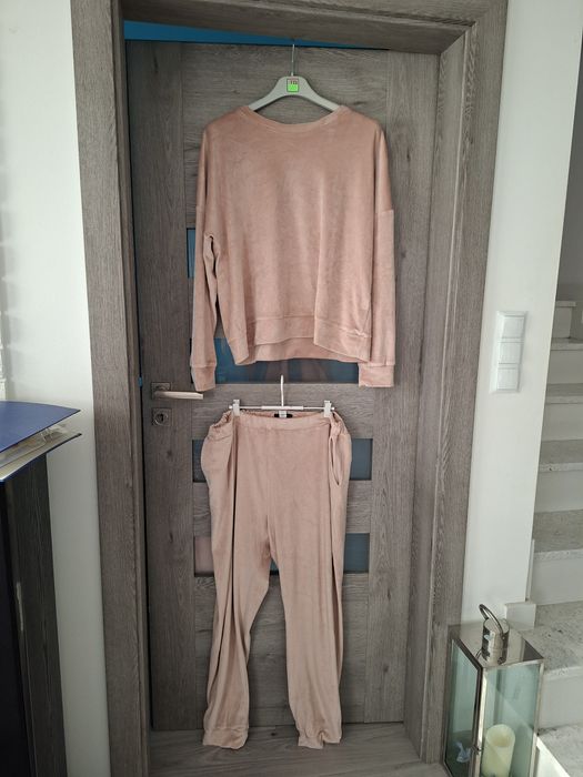 Dresy damskie r 44/46