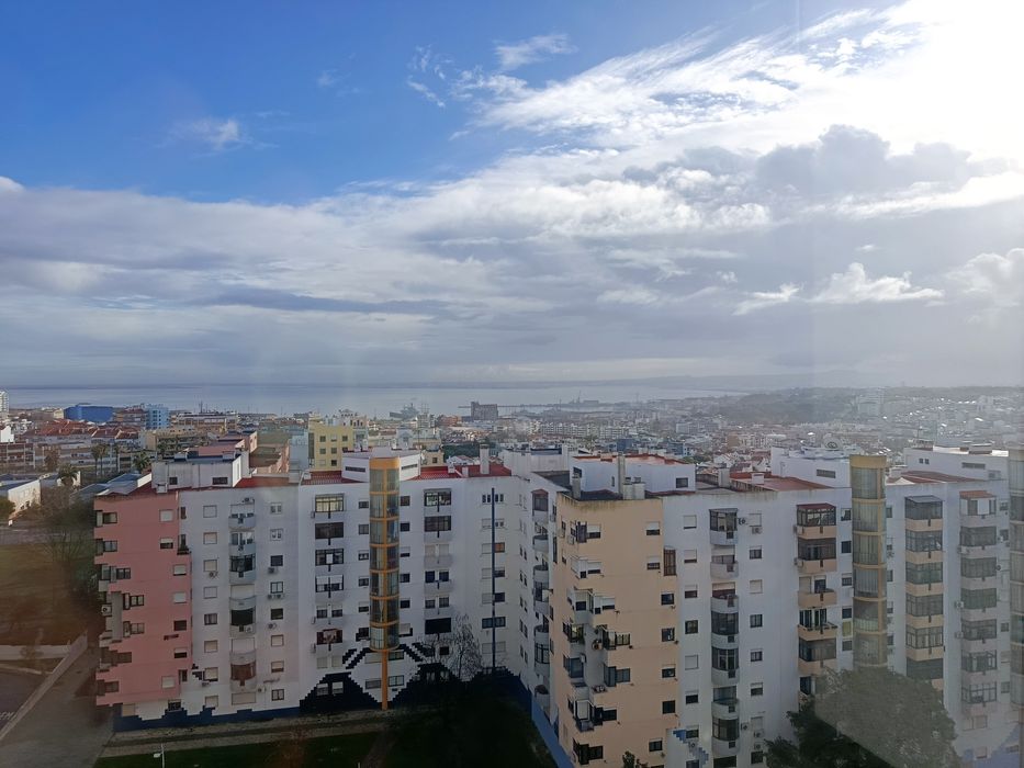 T2 com vista Linda, centro de Almada totalmente remodelado  340 mil — Almada, Cova Da Piedade, Pragal E Cacilhas, Setúbal