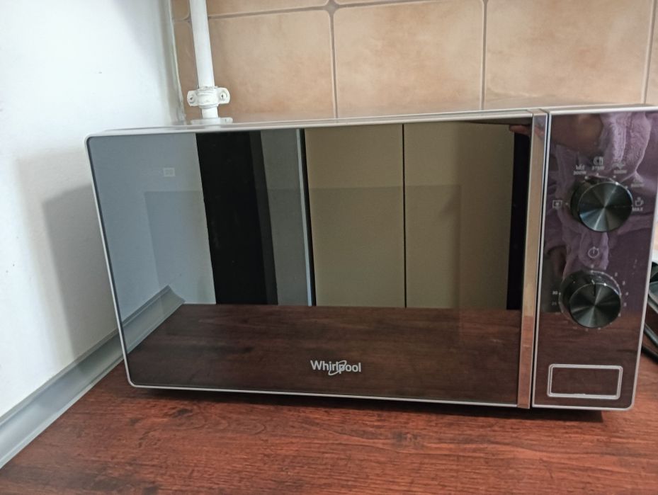 Mikrofala wolnostojąca Whirlpool