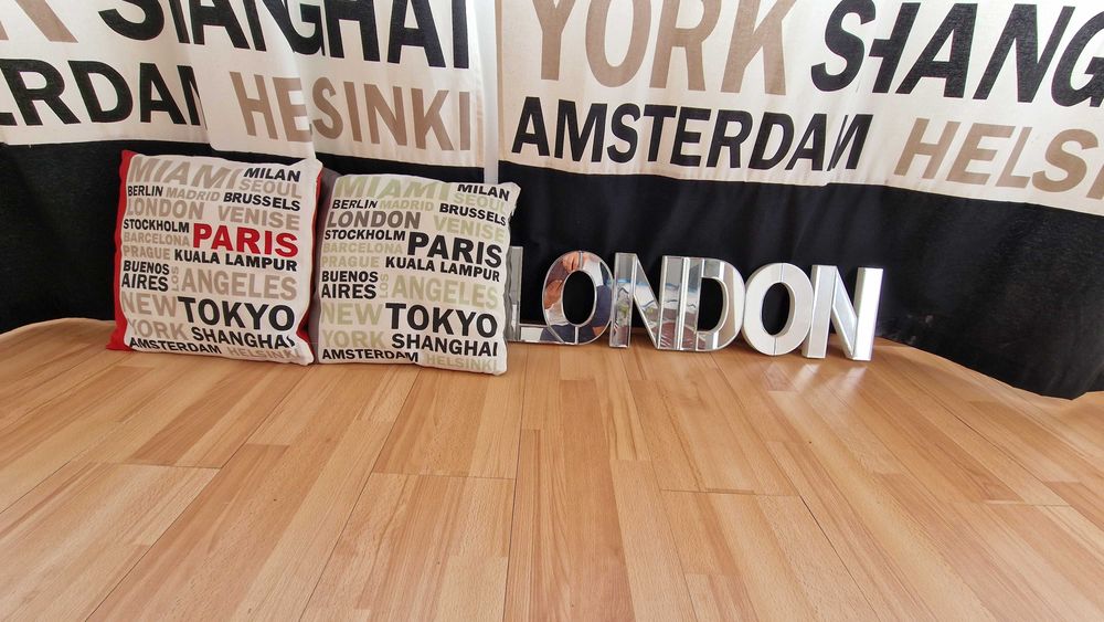 Cortinas de quarto Nomes de cidades e almofadas