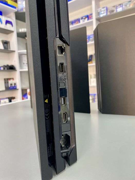PlayStation 4 Pro з гарантією 12 місяців від магазину