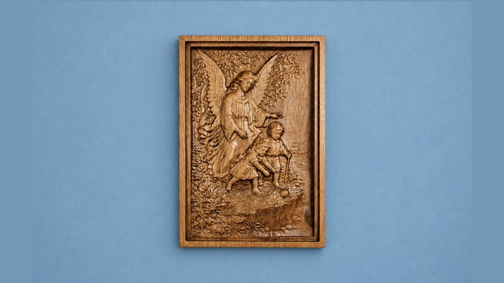 Anioł Stróż z dziećmi z dębu 20x30 cm – na chrzest