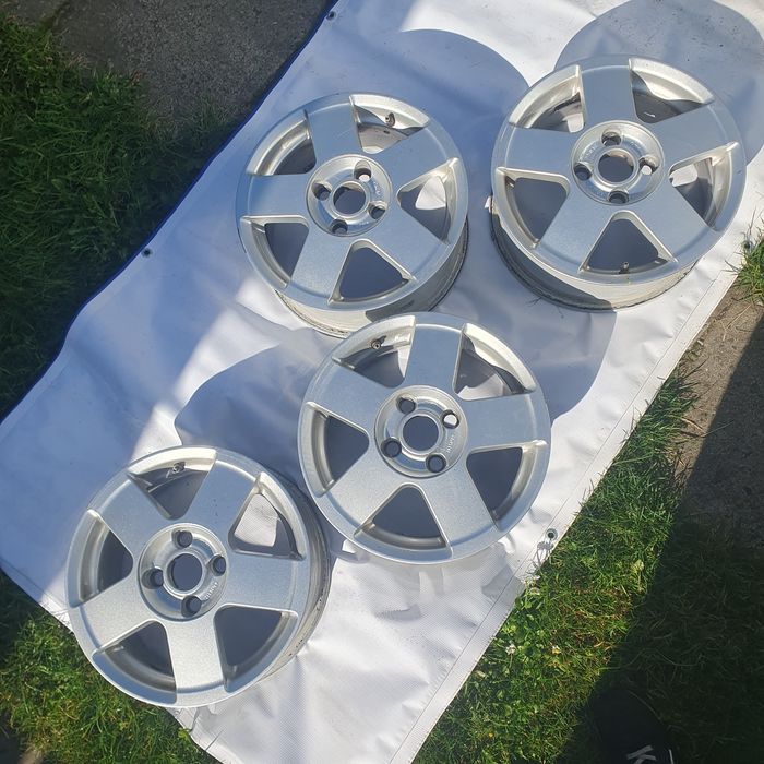 Felgi aluminiowe Borbet alufelgi srebrne 15" Ford Focus Mk1 6Jx15 H2
