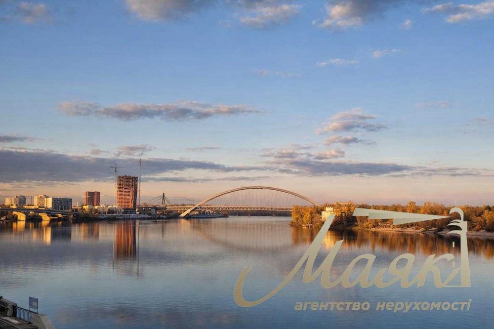 ПРОДАЖ окремо стоячої будівлі  Почтова площа Набережна Дніпра Центр
