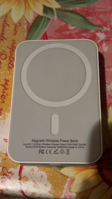 powerbank do ładowania indukcyjnego