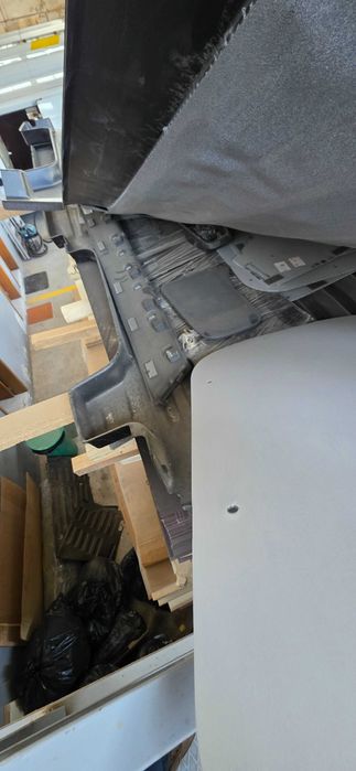 2 Tapetes carga bagageira de chao plastico ford transit 2025