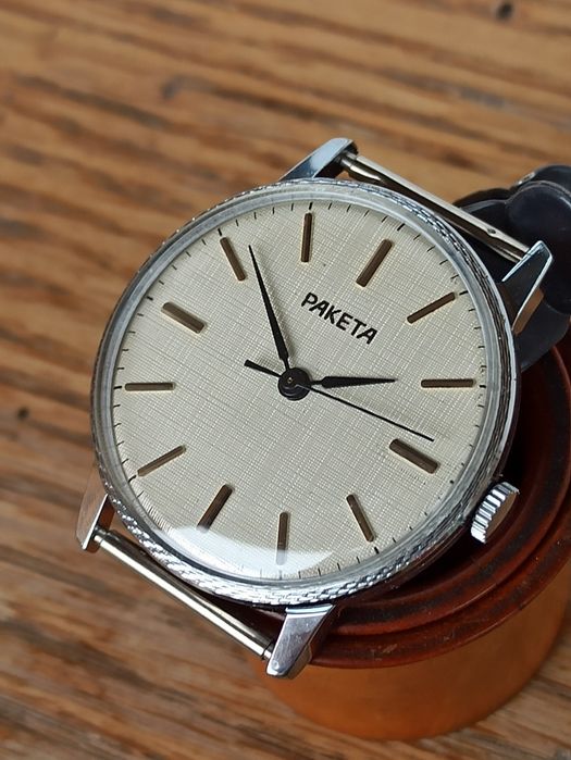 Часы, годинник Ракета