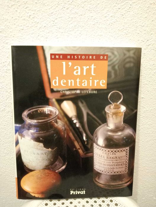 Livro "L'Art Dentaire"