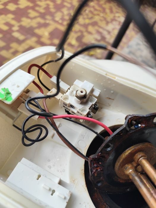 Продам на запчастини електробойлер " Аtlantic" Expert  UM-80 , D- 2- B