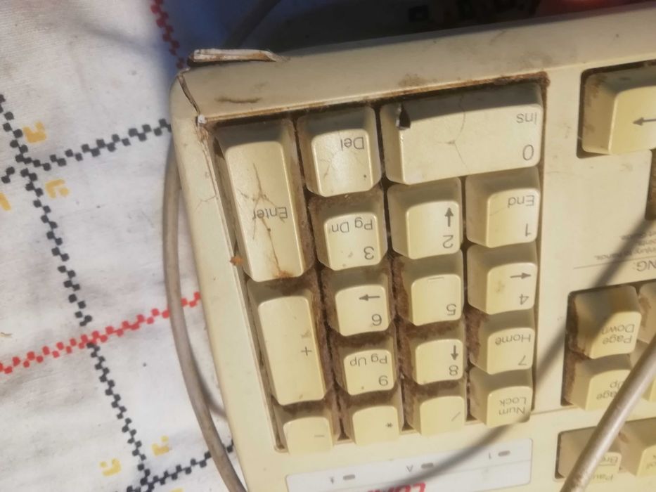 Клавіатури compaq 2 шт важкі неробочі 1 лотом ps\2