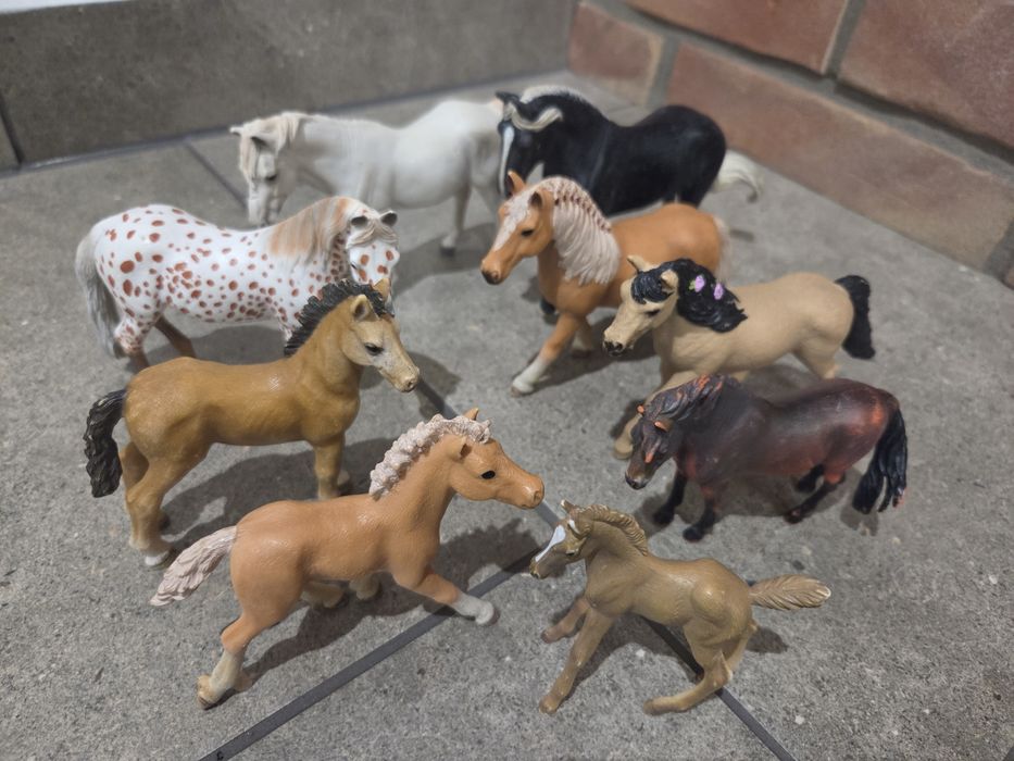 Fifurki schleich i collecta konie owce