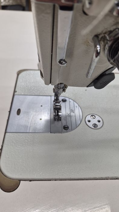 Промислова швейна машина