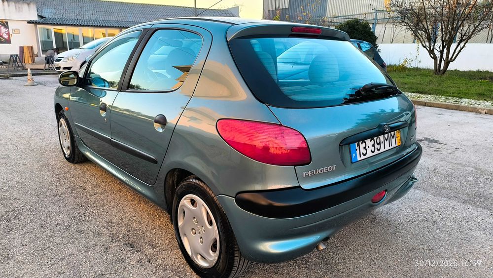 Peugeot 206 1.1 muito bom estado geral