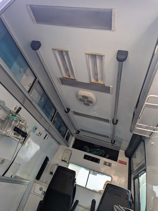 Ambulância avariada