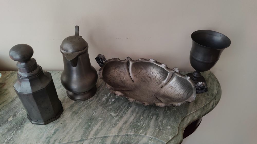 Conjunto de peças em estanho