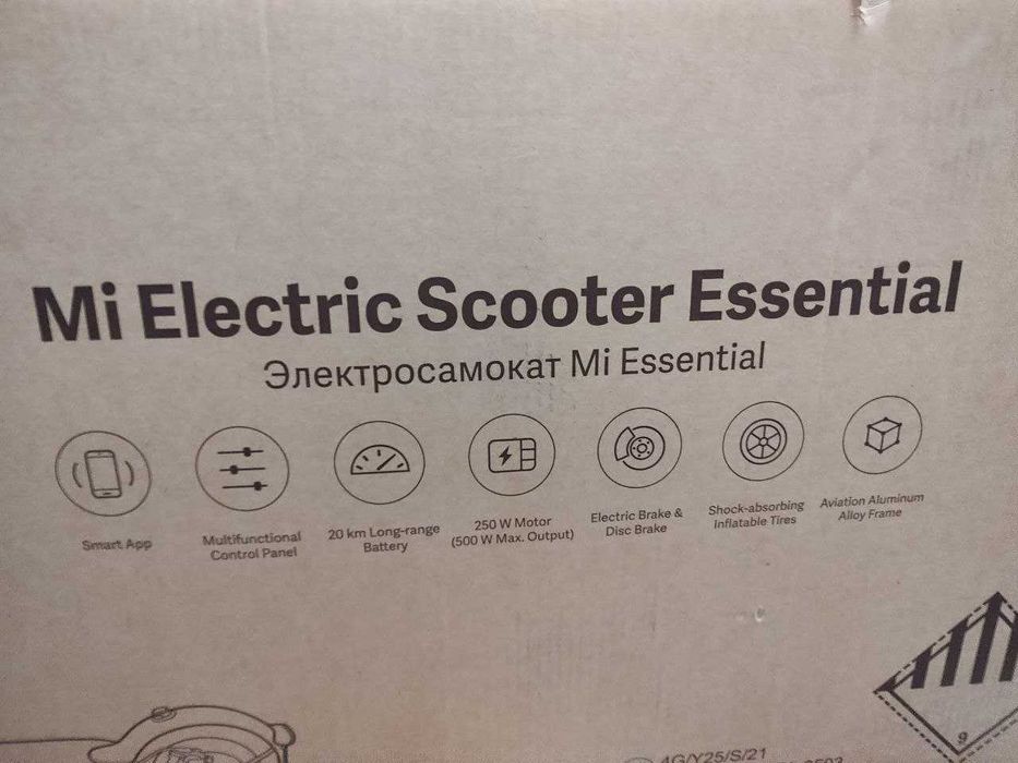 Электросамокат Xiaomi Mi Electric Scooter Essential Black