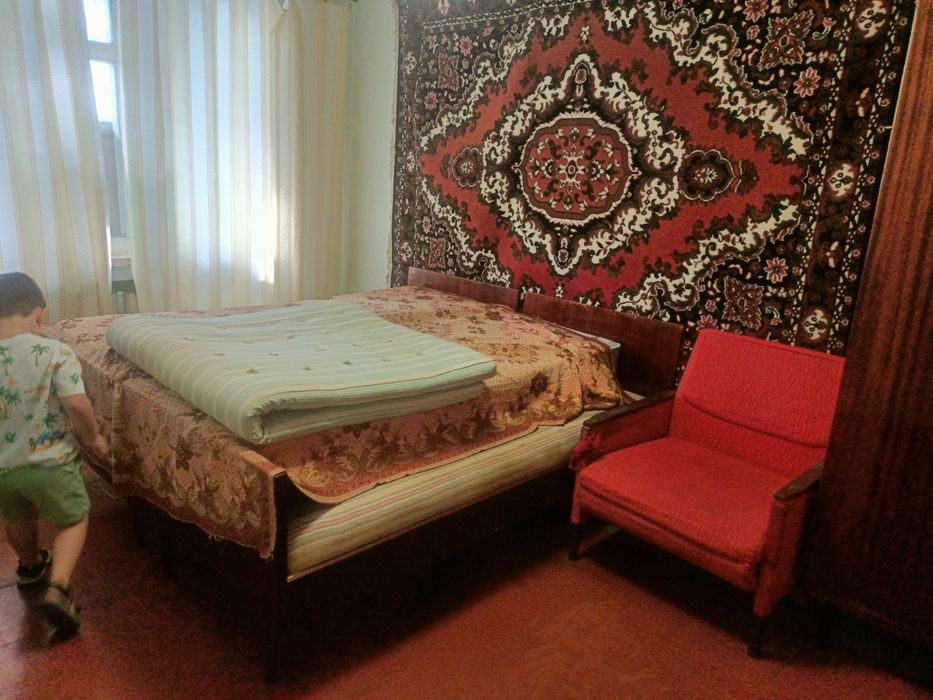 Меблі шафа, крісла, ліжка, тумба
