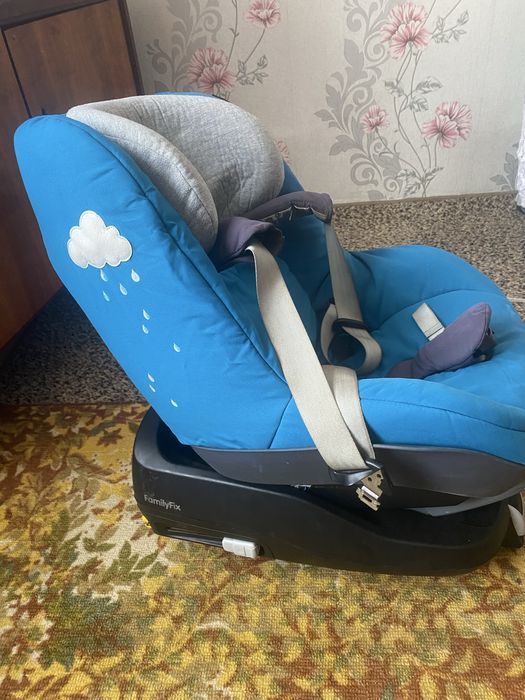 Продам автокресло 9-18 кг