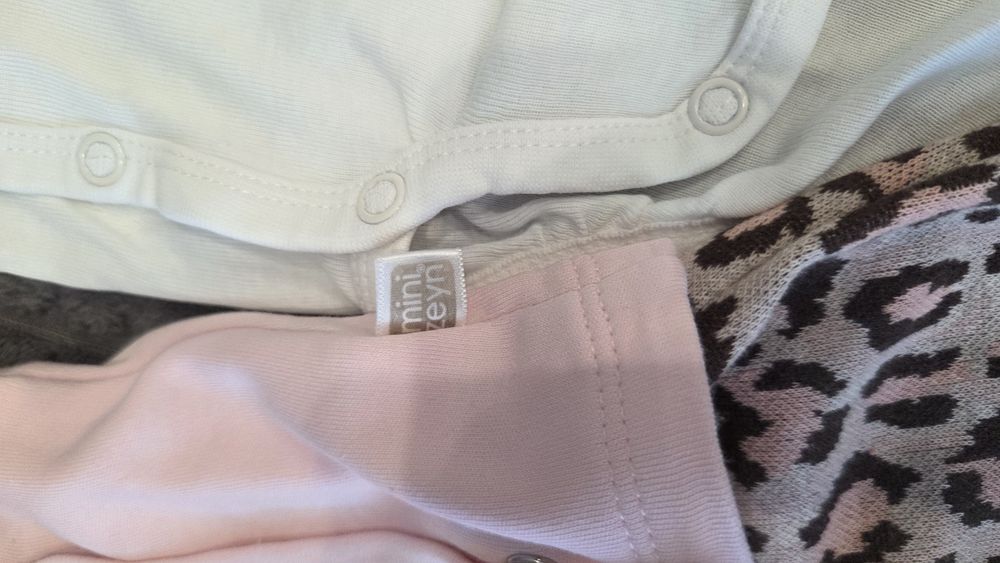 Сукні, костюм для виписки H&M