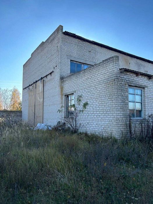 Продаж виробничо-складської комерційної бази в с.Звірів Луцького р-ну