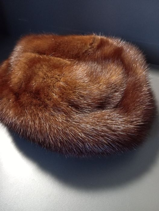 Czapka puchata damska