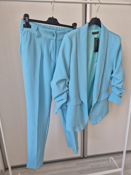 Garnitur damski niebieski elegancki S na komunię