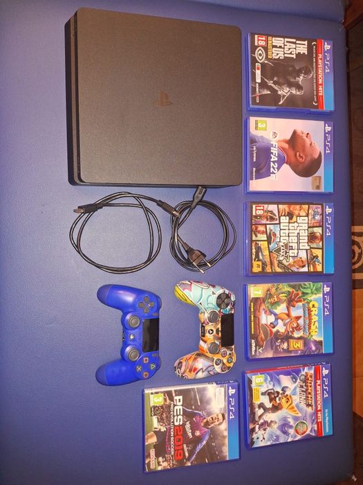 Playstation 4 Slim + Jogos + 2 comandos