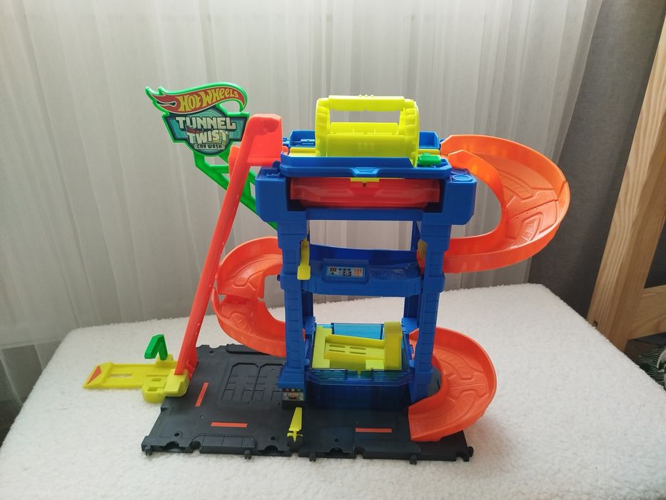 Hot Wheels Myjnia odjazdowe zakręty Htn80 hot wheels city