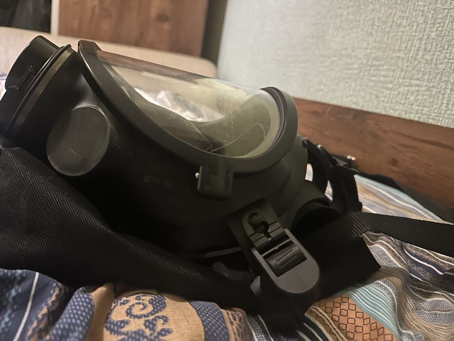 Протигаз / повнолицева маска ПАТРІОТ (без фільтра) + сумка + рідина