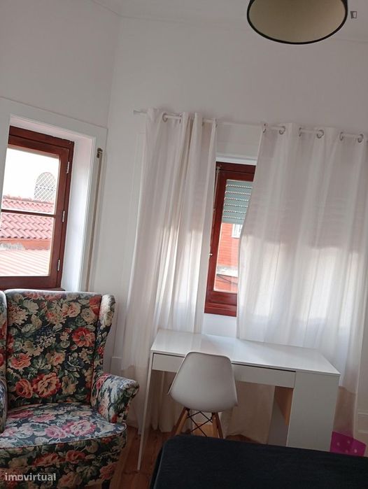 Quarto - localizado em Montes Claros Coimbra