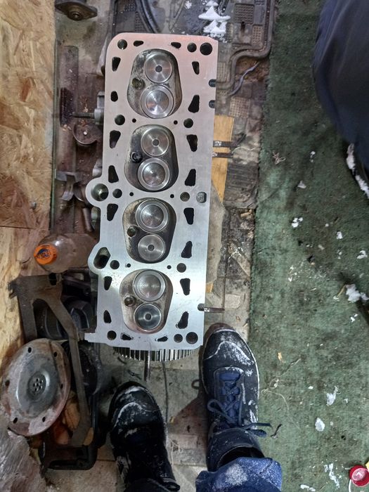 Двигатель на Фольцваген 2л бензин