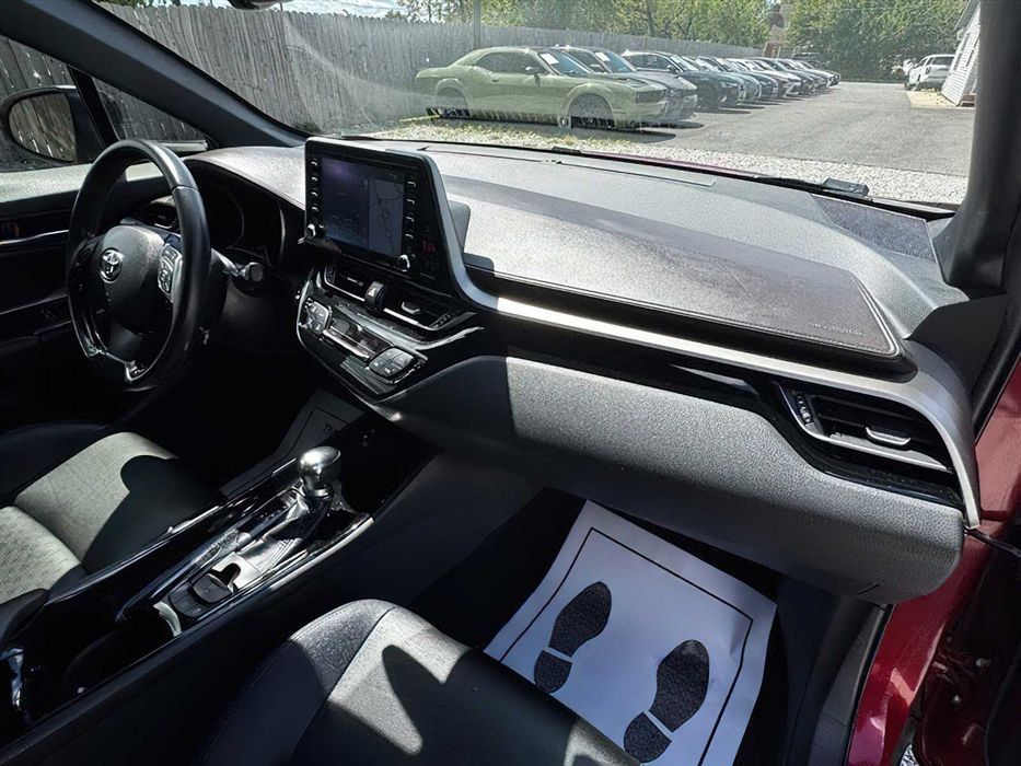 Toyota C-HR      2017