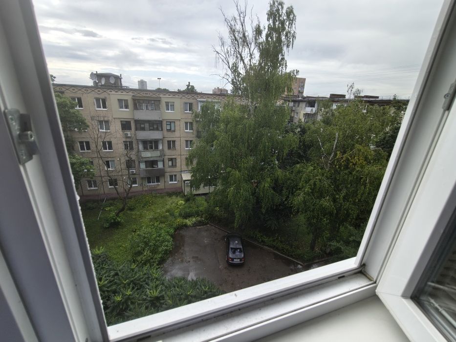 Продам двукімнатну квартиру на Стадіонному проїзді 8/3 44м2 5/5 CW