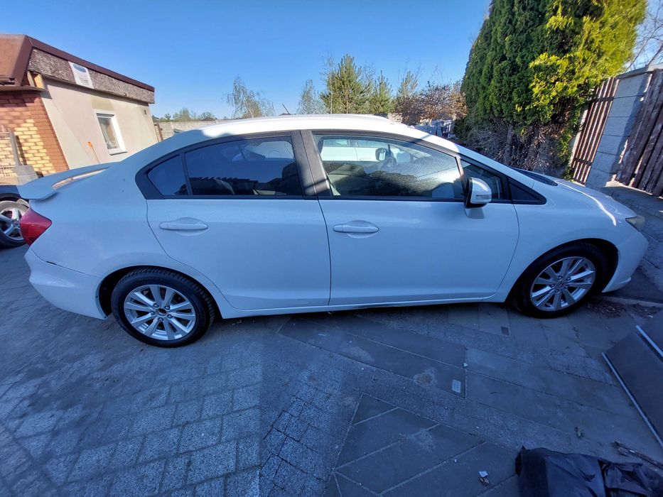 Samochód osobowy - Honda Civic 4D 2012
