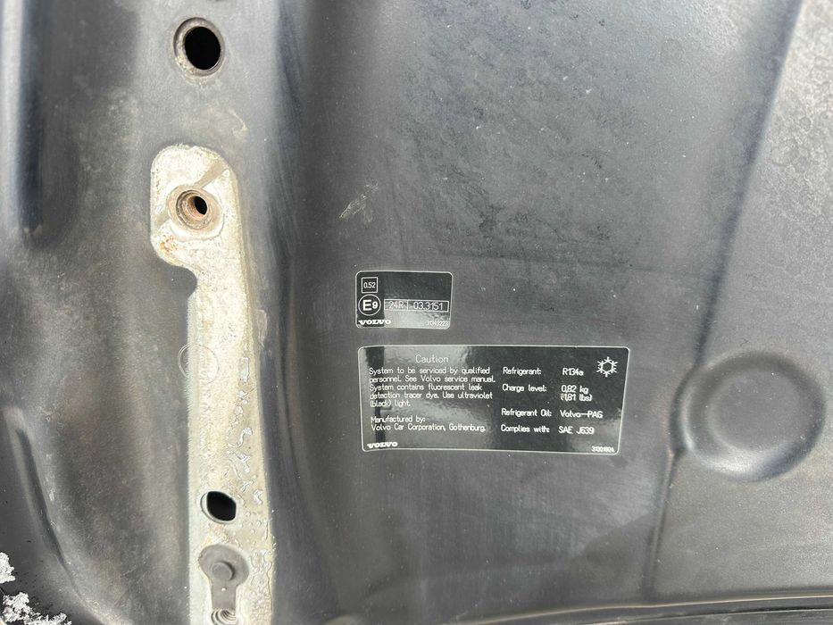 Volvo V50 / V60 - капот Вольво