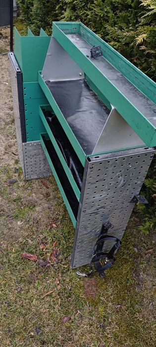 Regał zabudowa busa