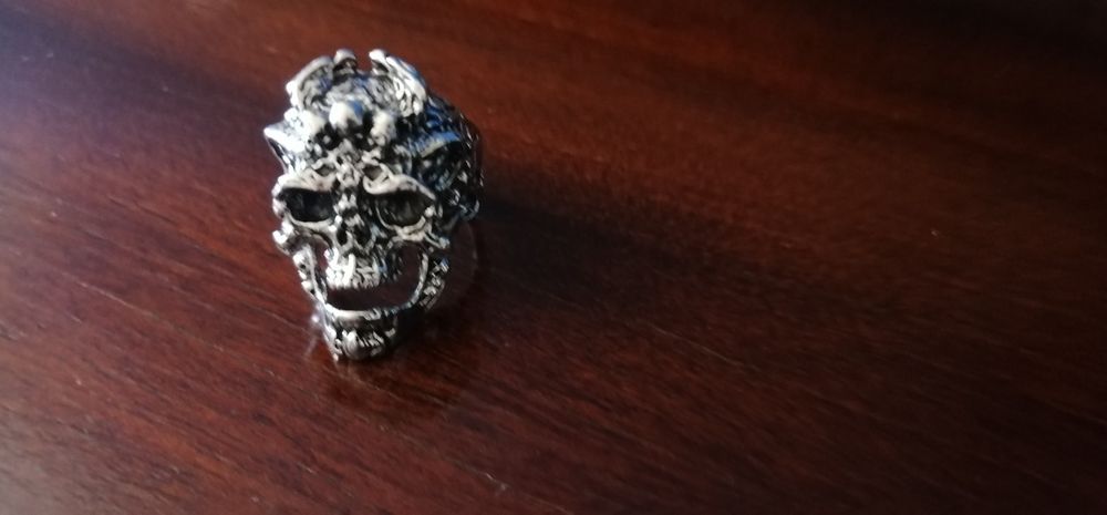 Anel Caveira ajustável