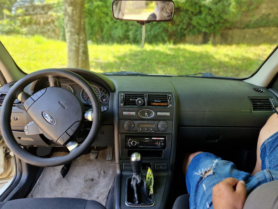 Ford mondeo em bom estado