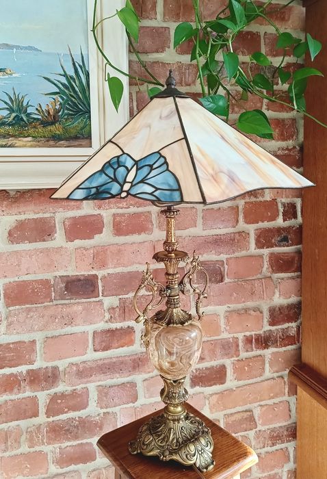 Lampa stołowa - styl Tiffany