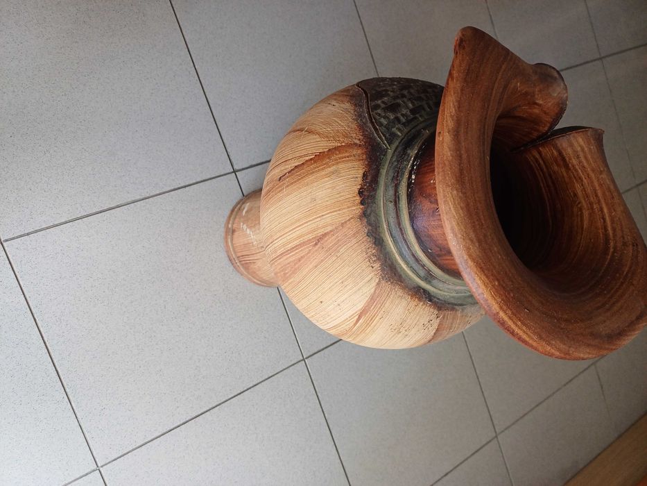 Jarrão grande em barro